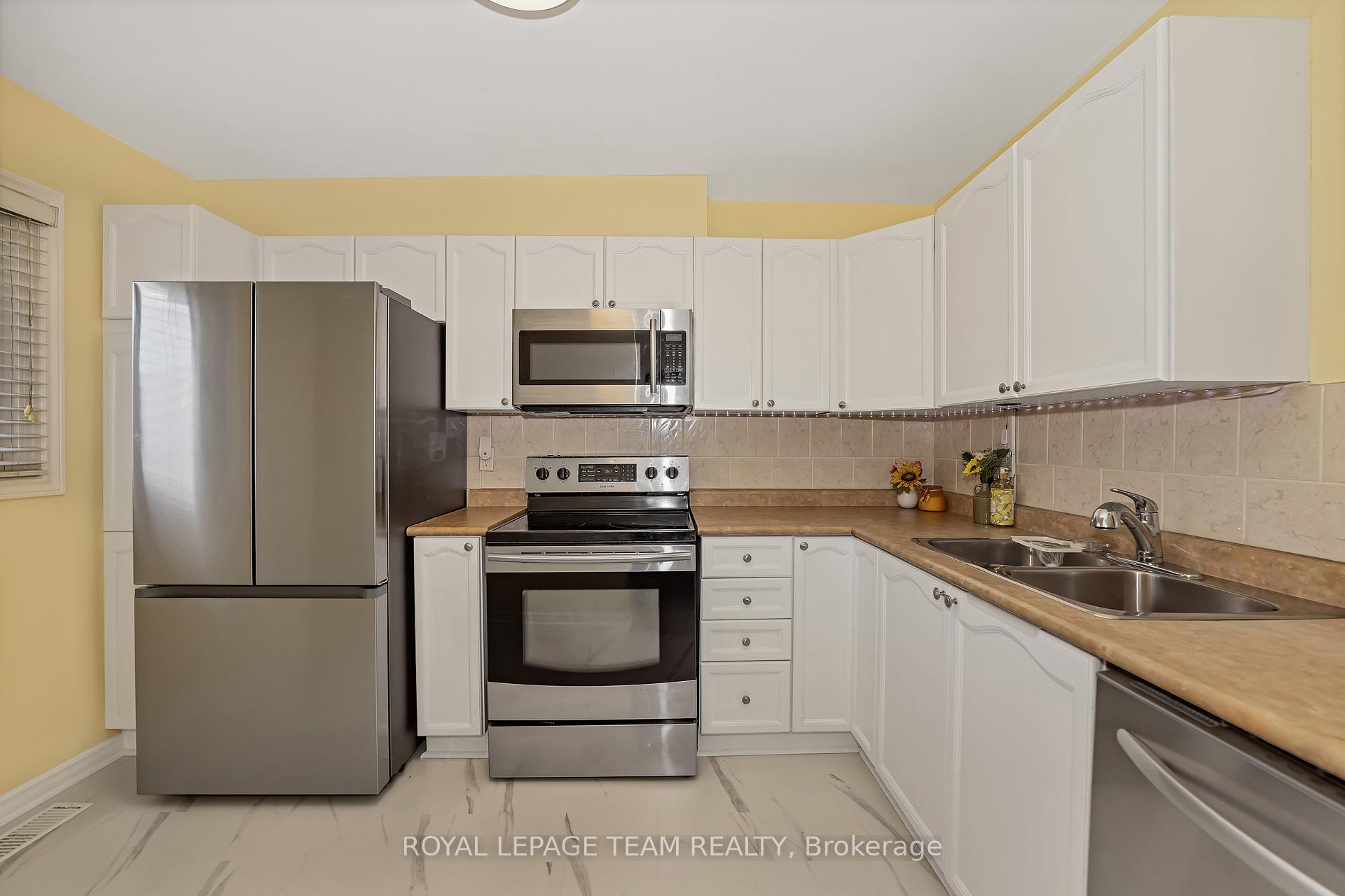 Photo 9 of 1844 Stonehenge Crescent, Ottawa, Pineview — HOMEH
