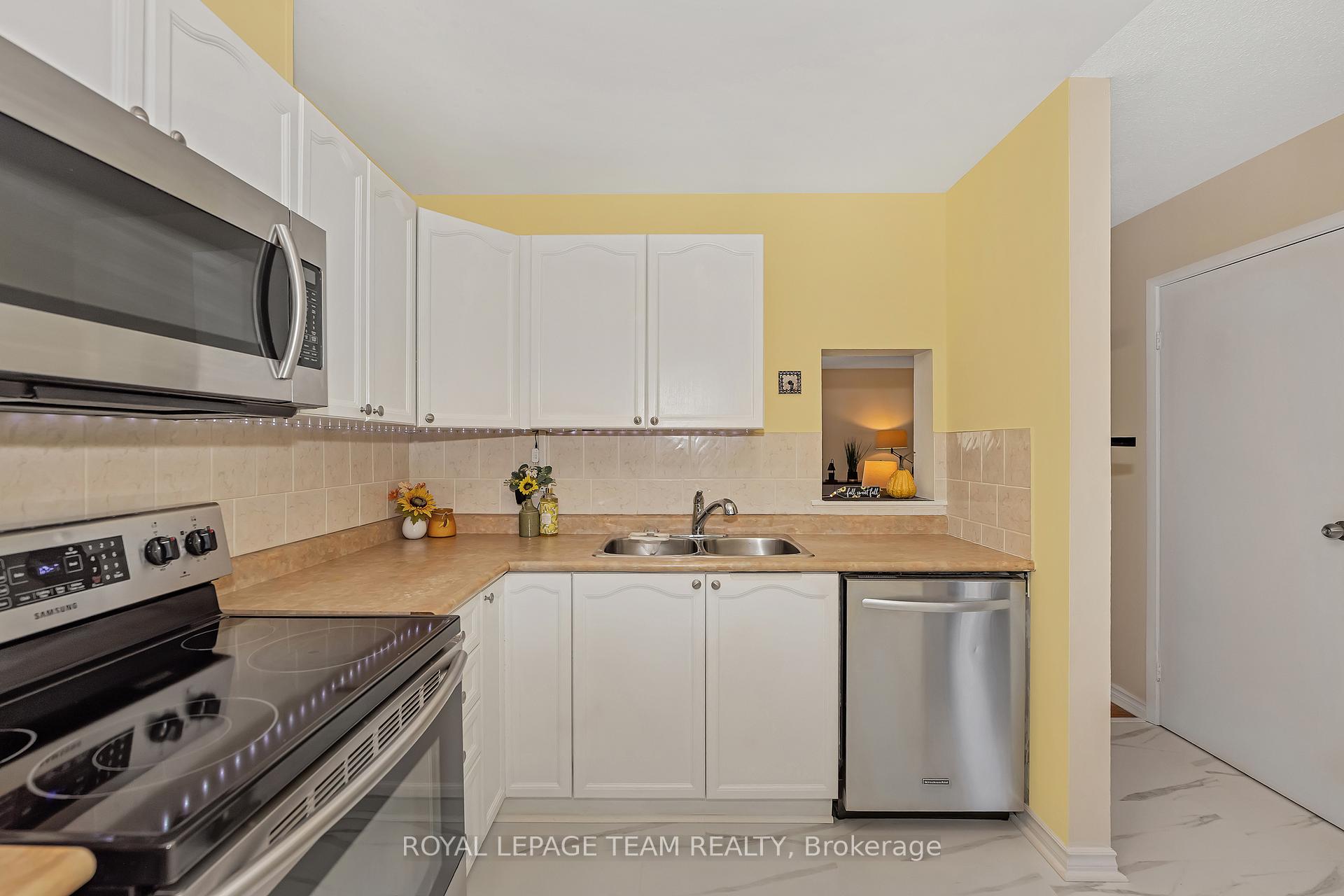 Photo 14 of 1844 Stonehenge Crescent, Ottawa, Pineview — HOMEH