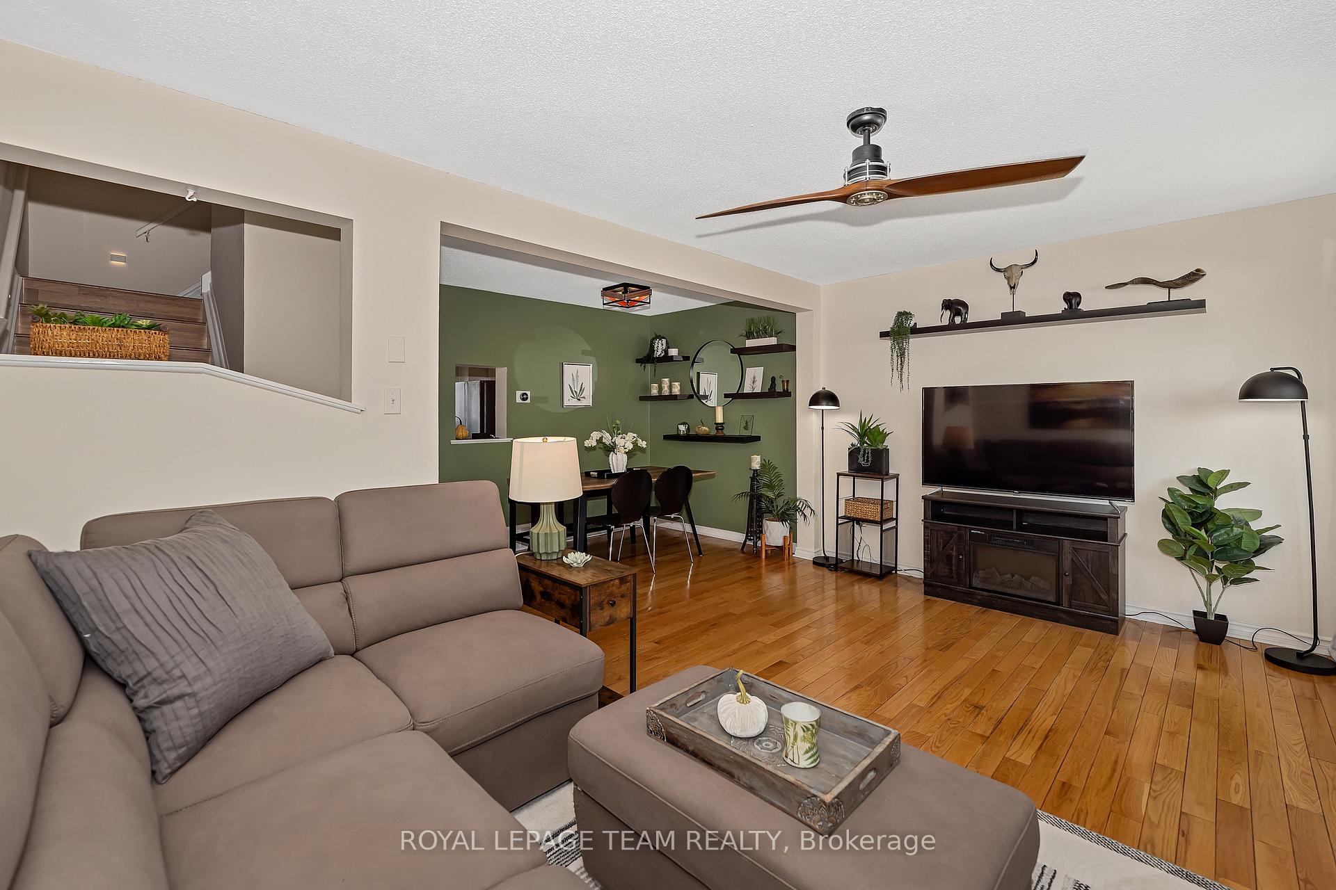 Photo 12 of 1844 Stonehenge Crescent, Ottawa, Pineview — HOMEH