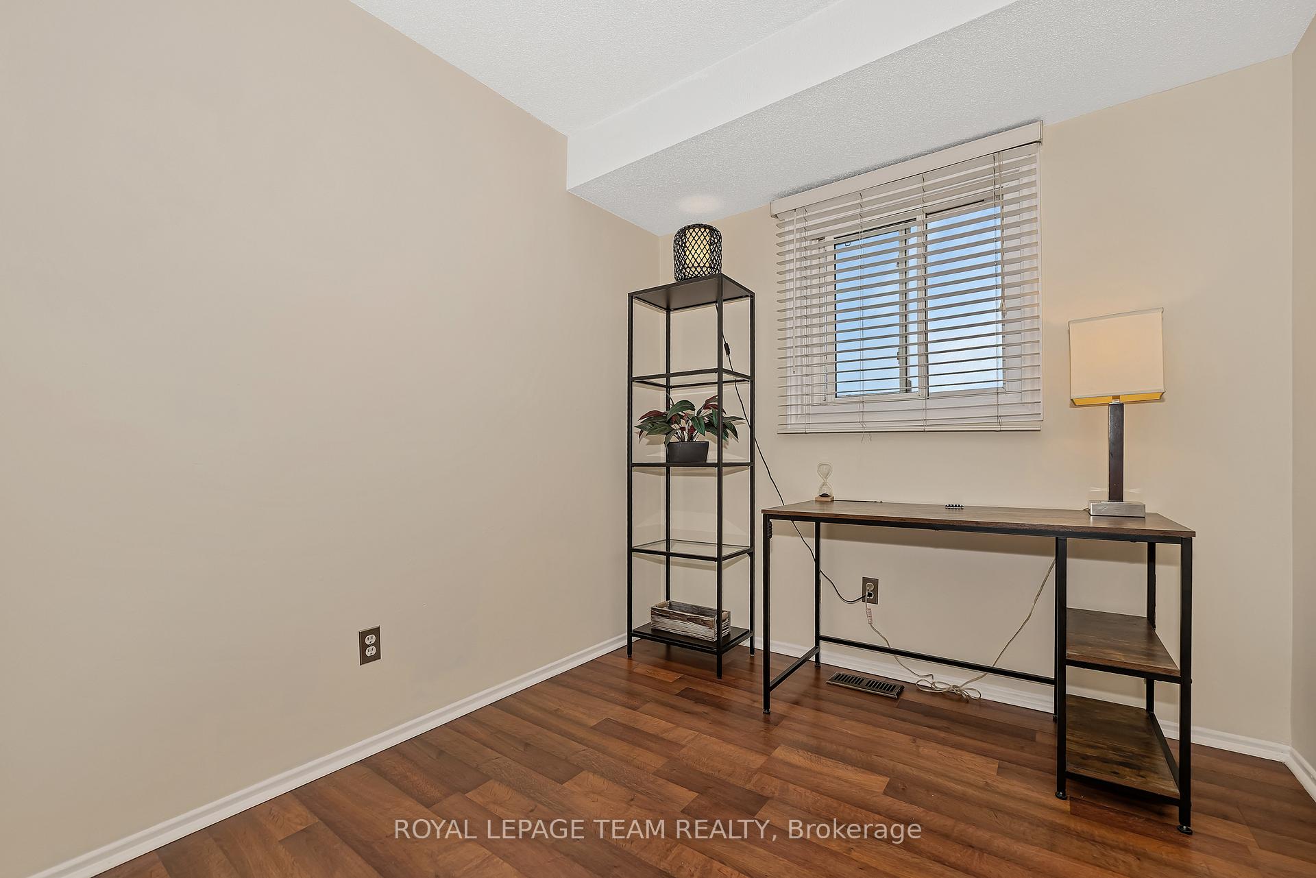 Photo 31 of 1844 Stonehenge Crescent, Ottawa, Pineview — HOMEH