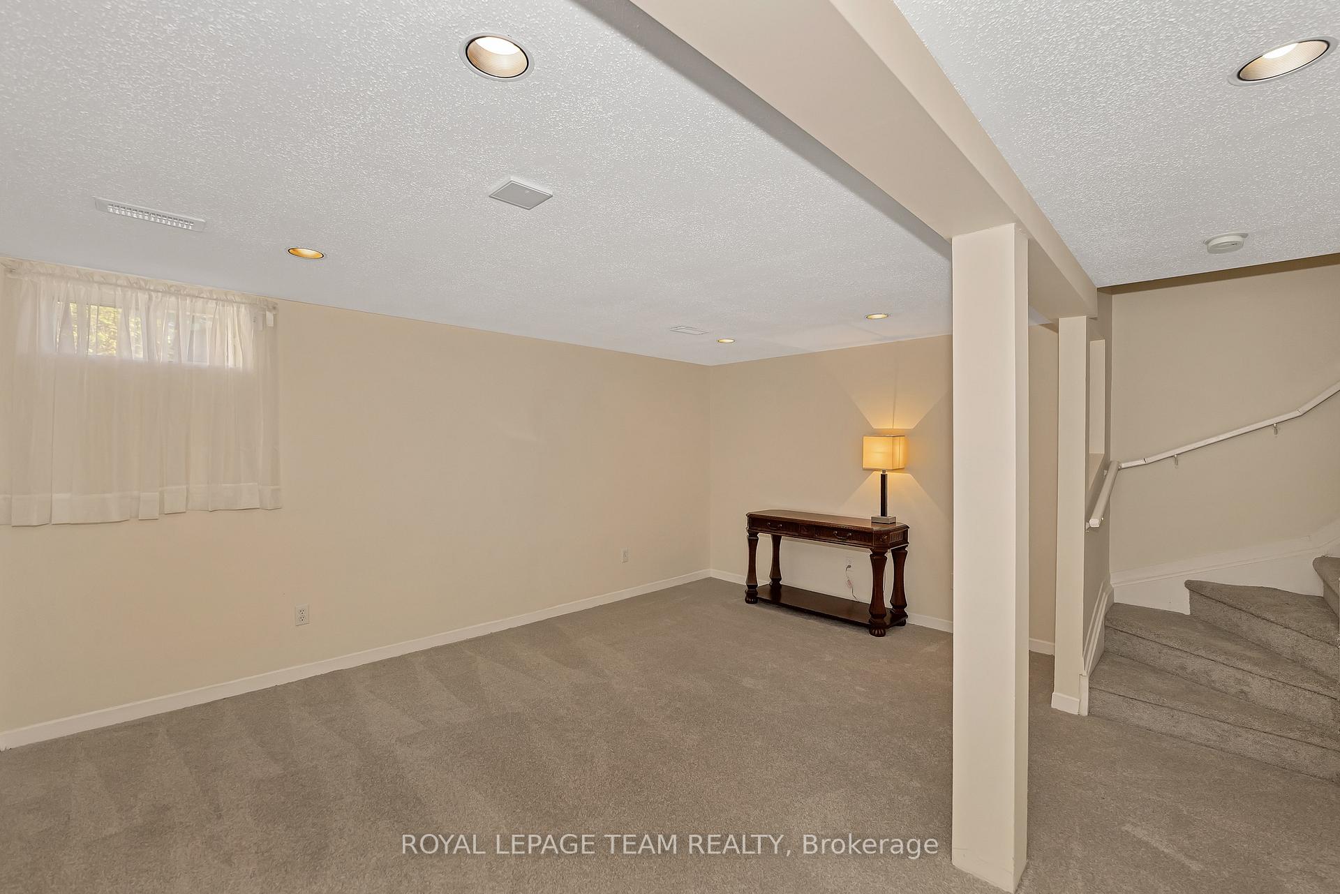 Photo 36 of 1844 Stonehenge Crescent, Ottawa, Pineview — HOMEH