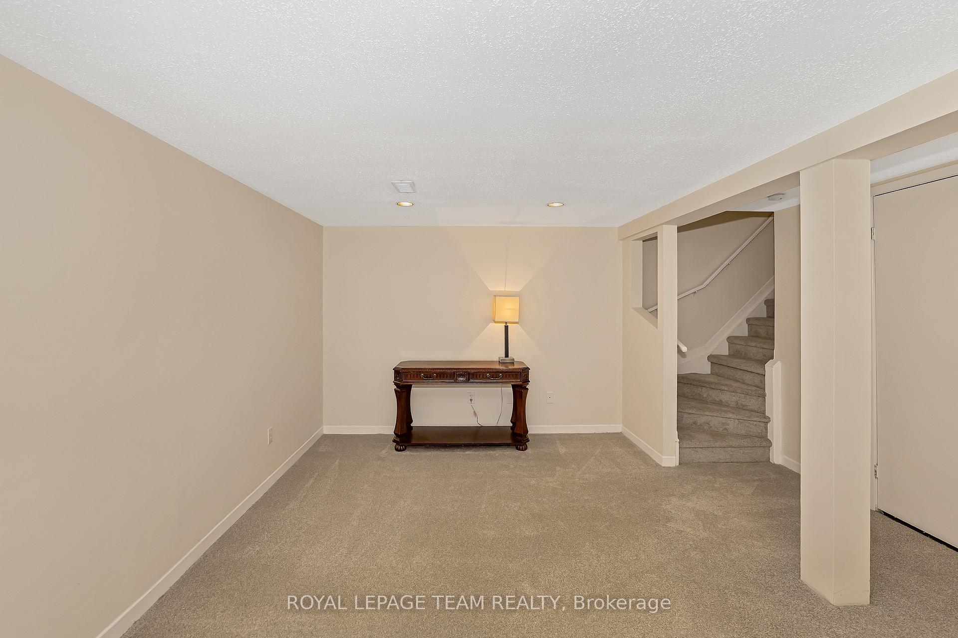 Photo 32 of 1844 Stonehenge Crescent, Ottawa, Pineview — HOMEH