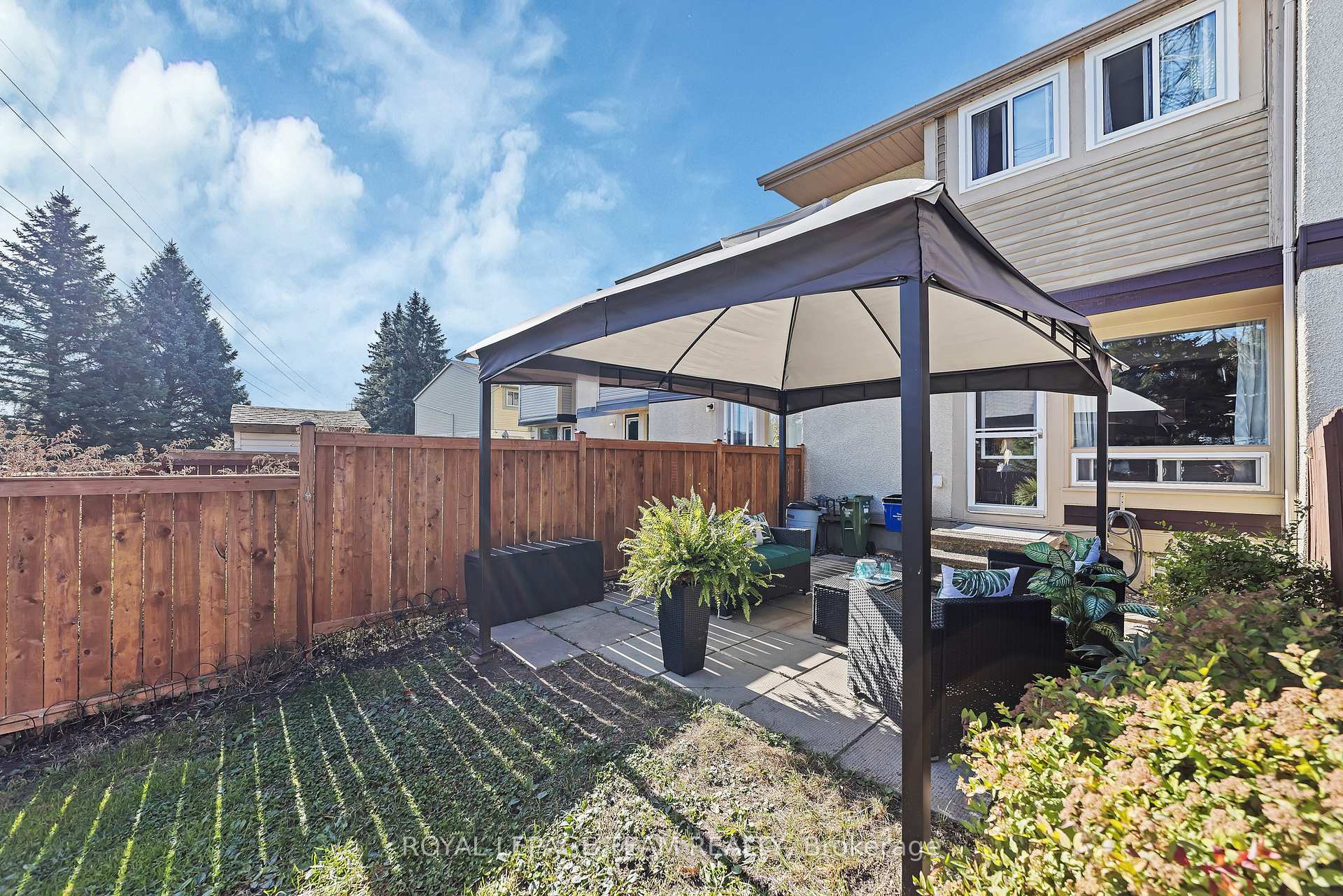 Photo 40 of 1844 Stonehenge Crescent, Ottawa, Pineview — HOMEH