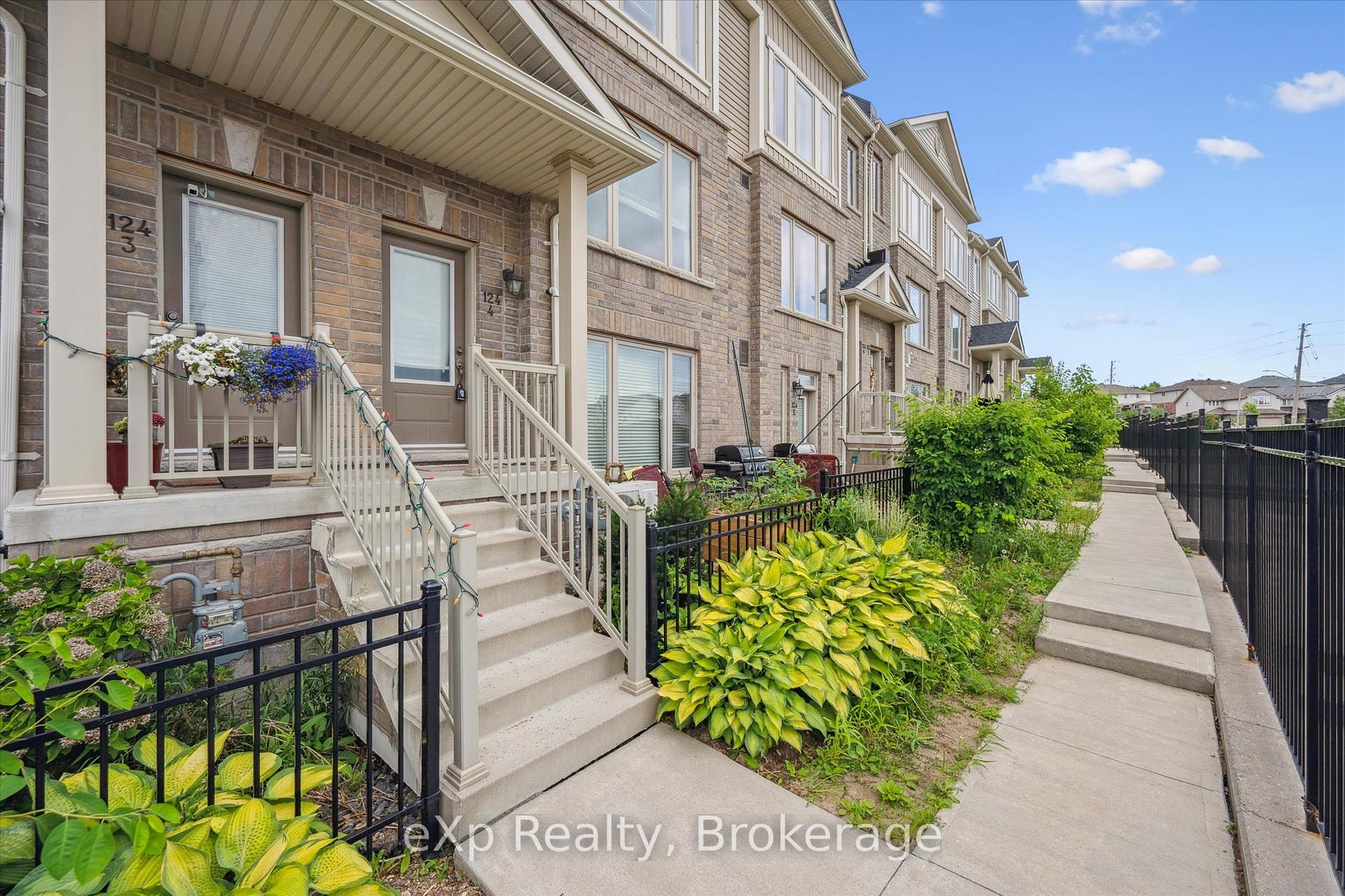 Photo 2 of Unit 4, 124 Watson Parkway N, Guelph, Grange Road — HOMEH