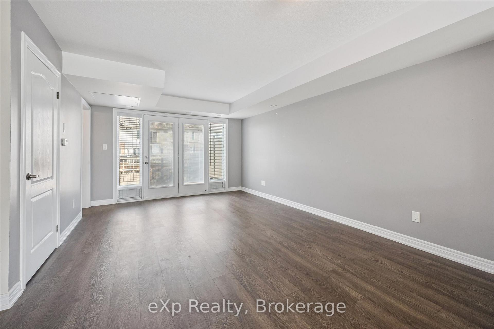 Photo 3 of Unit 4, 124 Watson Parkway N, Guelph, Grange Road — HOMEH