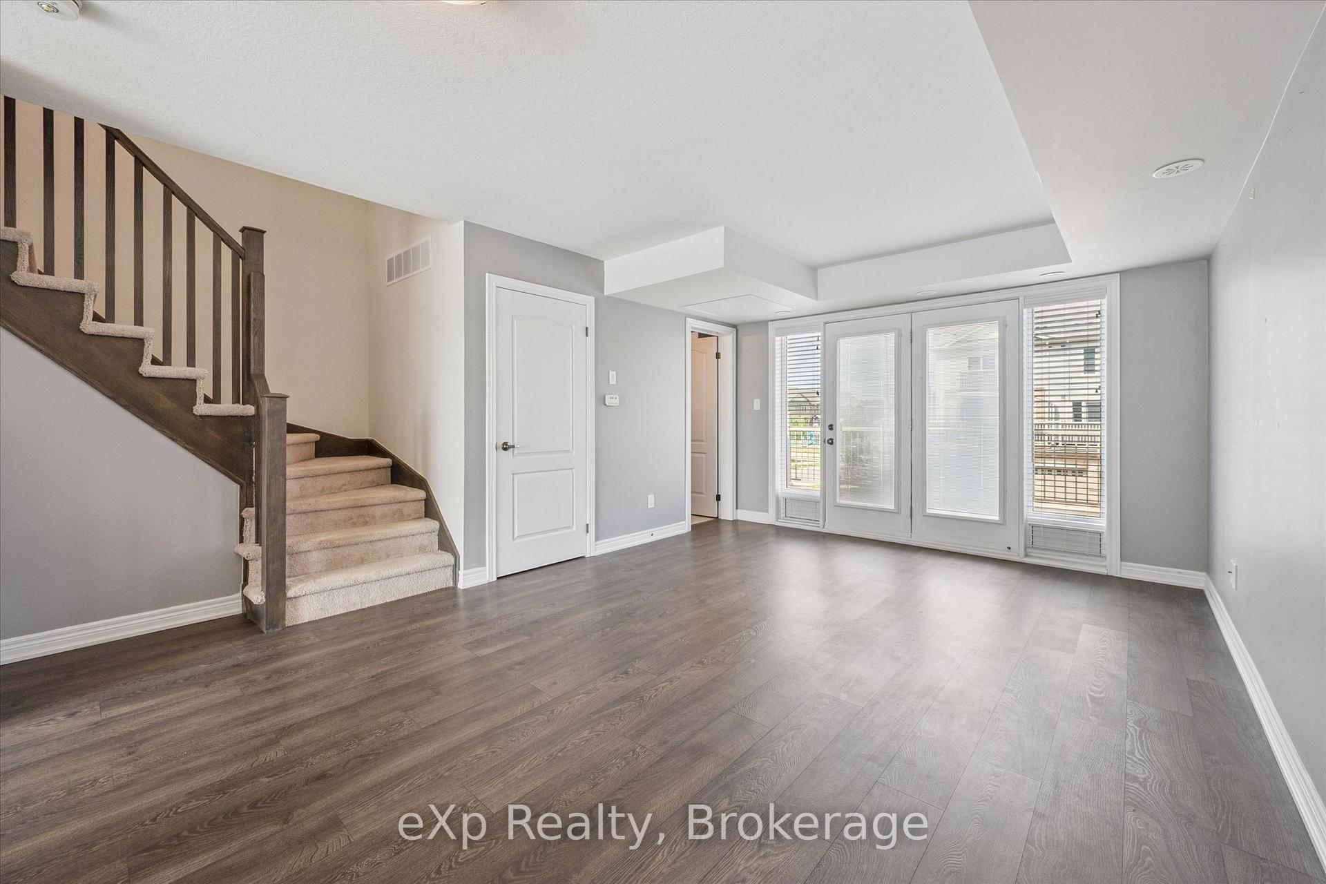 Photo 4 of Unit 4, 124 Watson Parkway N, Guelph, Grange Road — HOMEH