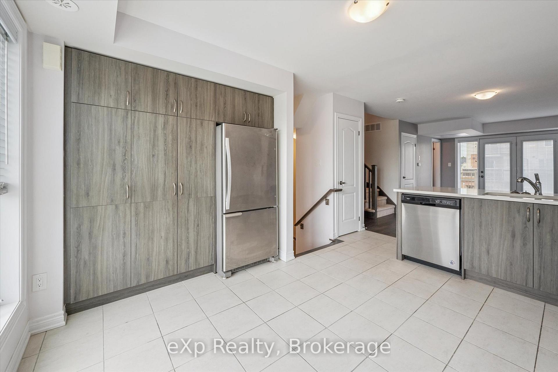 Photo 12 of Unit 4, 124 Watson Parkway N, Guelph, Grange Road — HOMEH