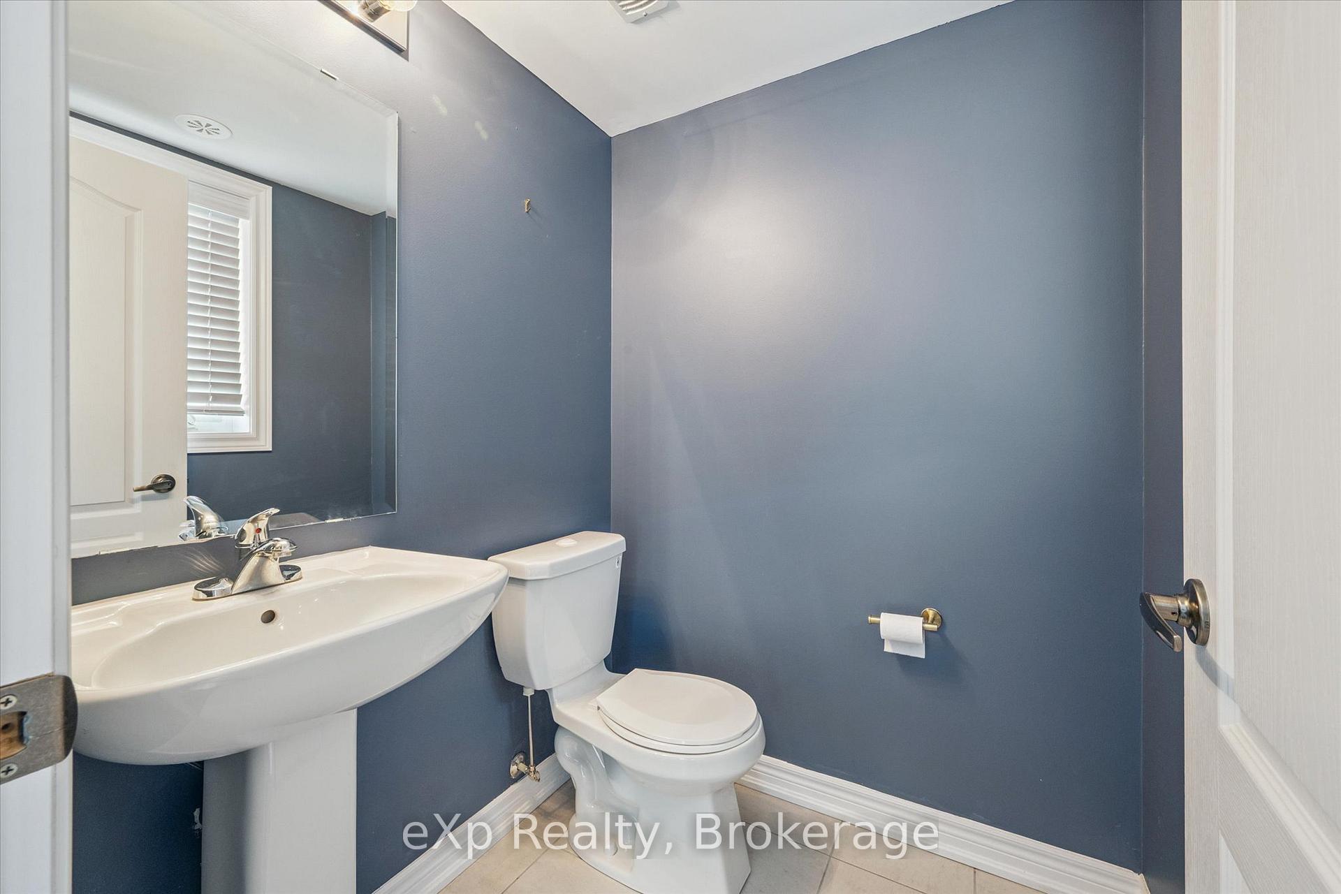 Photo 13 of Unit 4, 124 Watson Parkway N, Guelph, Grange Road — HOMEH