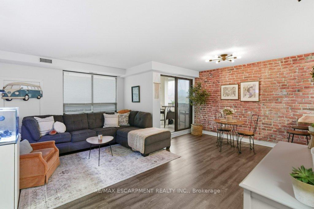 Photo 6 of Unit 701, 432 Main Street, Hamilton, Stinson — HOMEH