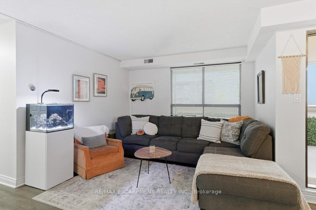 Photo 7 of Unit 701, 432 Main Street, Hamilton, Stinson — HOMEH