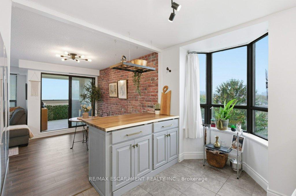 Photo 13 of Unit 701, 432 Main Street, Hamilton, Stinson — HOMEH