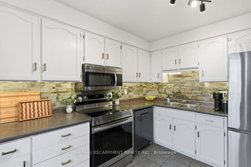 Photo 14 of Unit 701, 432 Main Street, Hamilton, Stinson — HOMEH