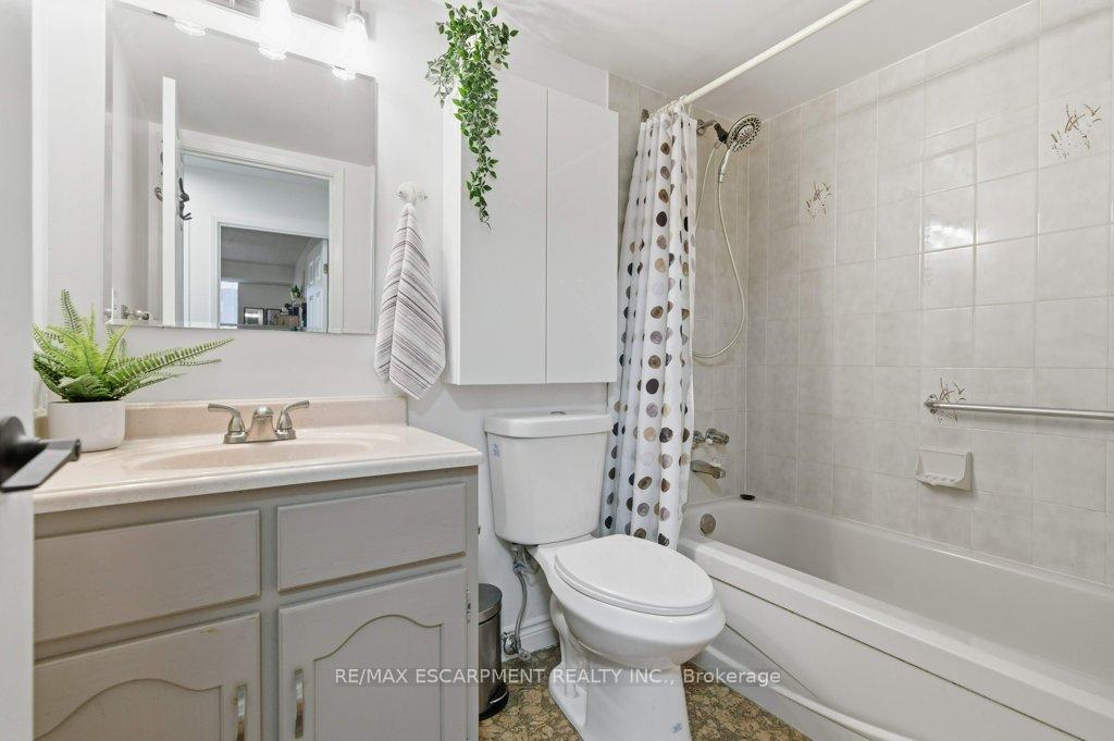 Photo 18 of Unit 701, 432 Main Street, Hamilton, Stinson — HOMEH