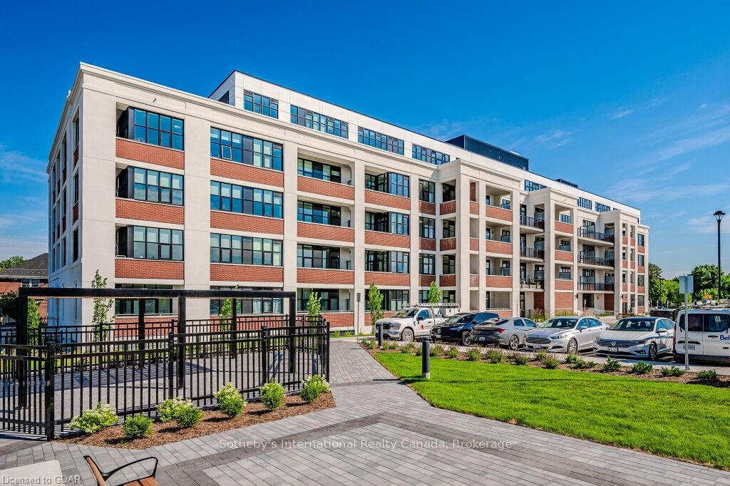 Front of Unit 525, 120 Huron Street
