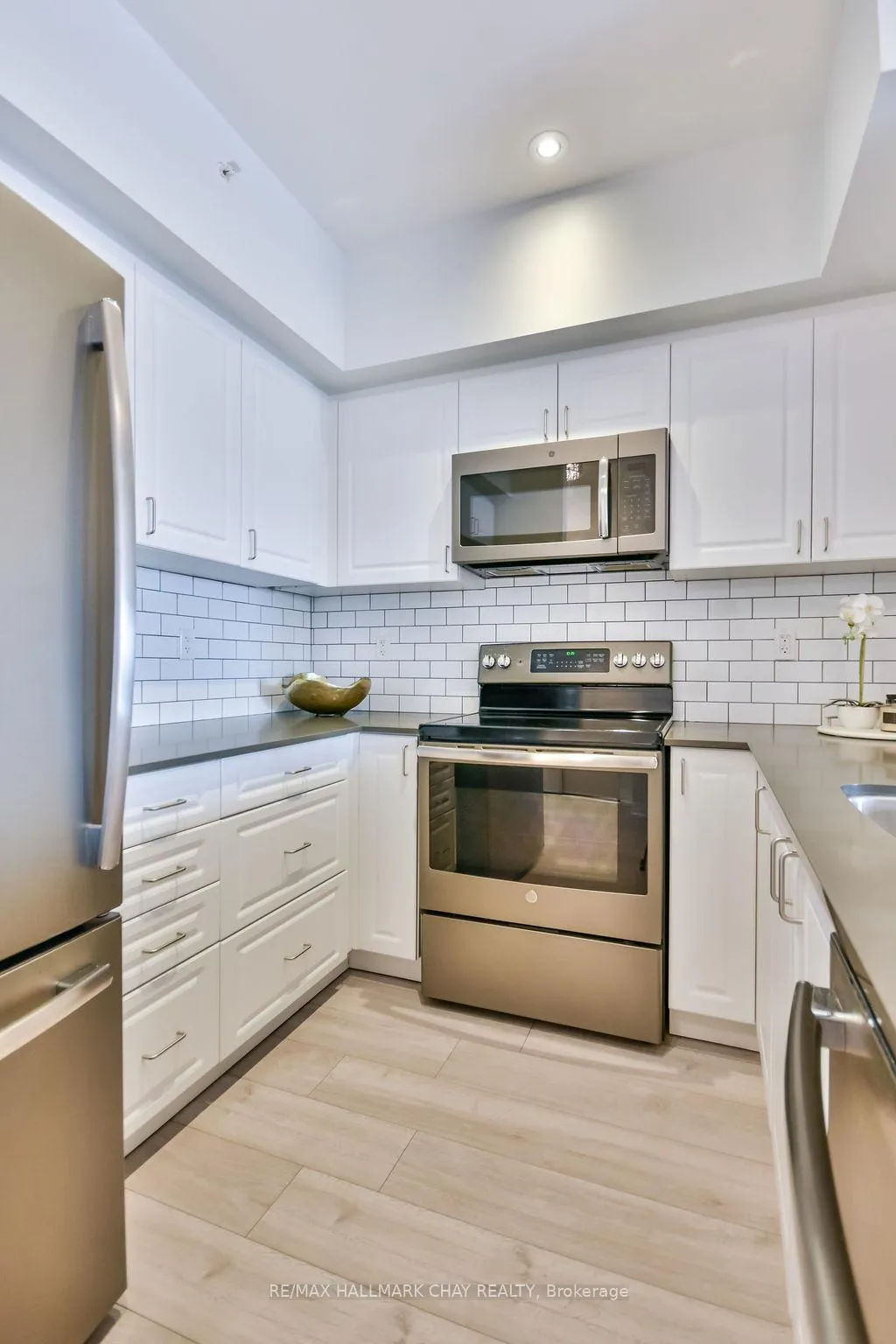 Photo 9 of Unit 507, 299 Cundles Road E, Barrie, Alliance — HOMEH
