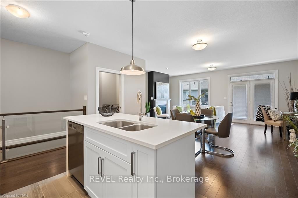 Photo 6 of 135 Borden Trail, Welland, Prince Charles — HOMEH