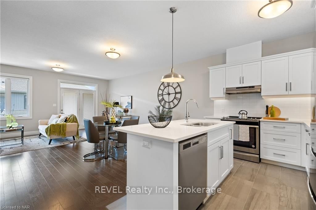 Photo 10 of 135 Borden Trail, Welland, Prince Charles — HOMEH