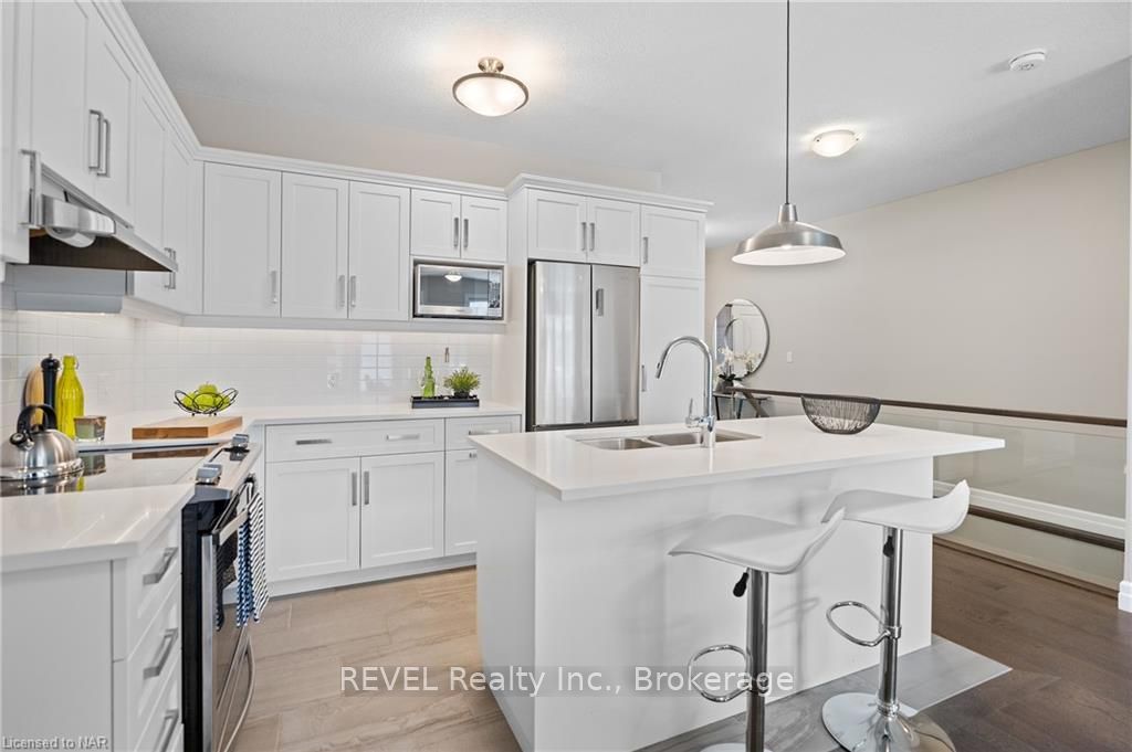 Photo 11 of 135 Borden Trail, Welland, Prince Charles — HOMEH