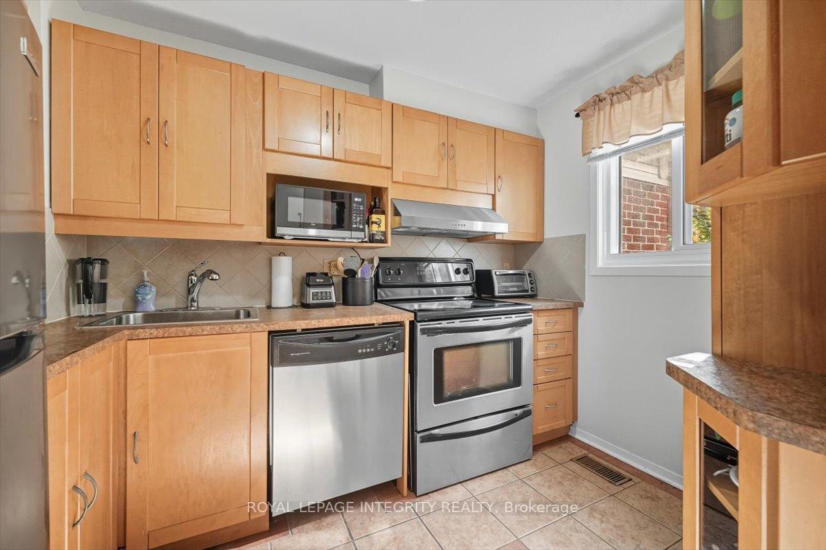 Photo 5 of 6420 Bilberry Drive, Ottawa, Orleans Wood — HOMEH