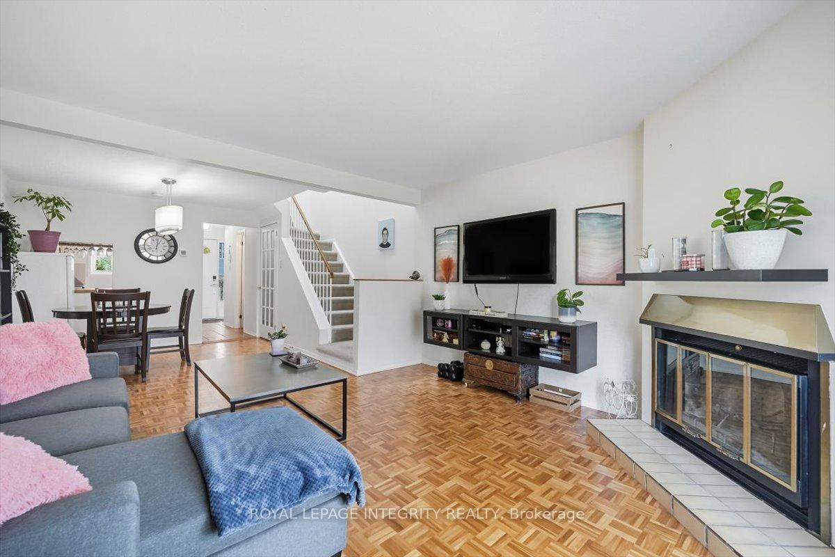 Photo 12 of 6420 Bilberry Drive, Ottawa, Orleans Wood — HOMEH