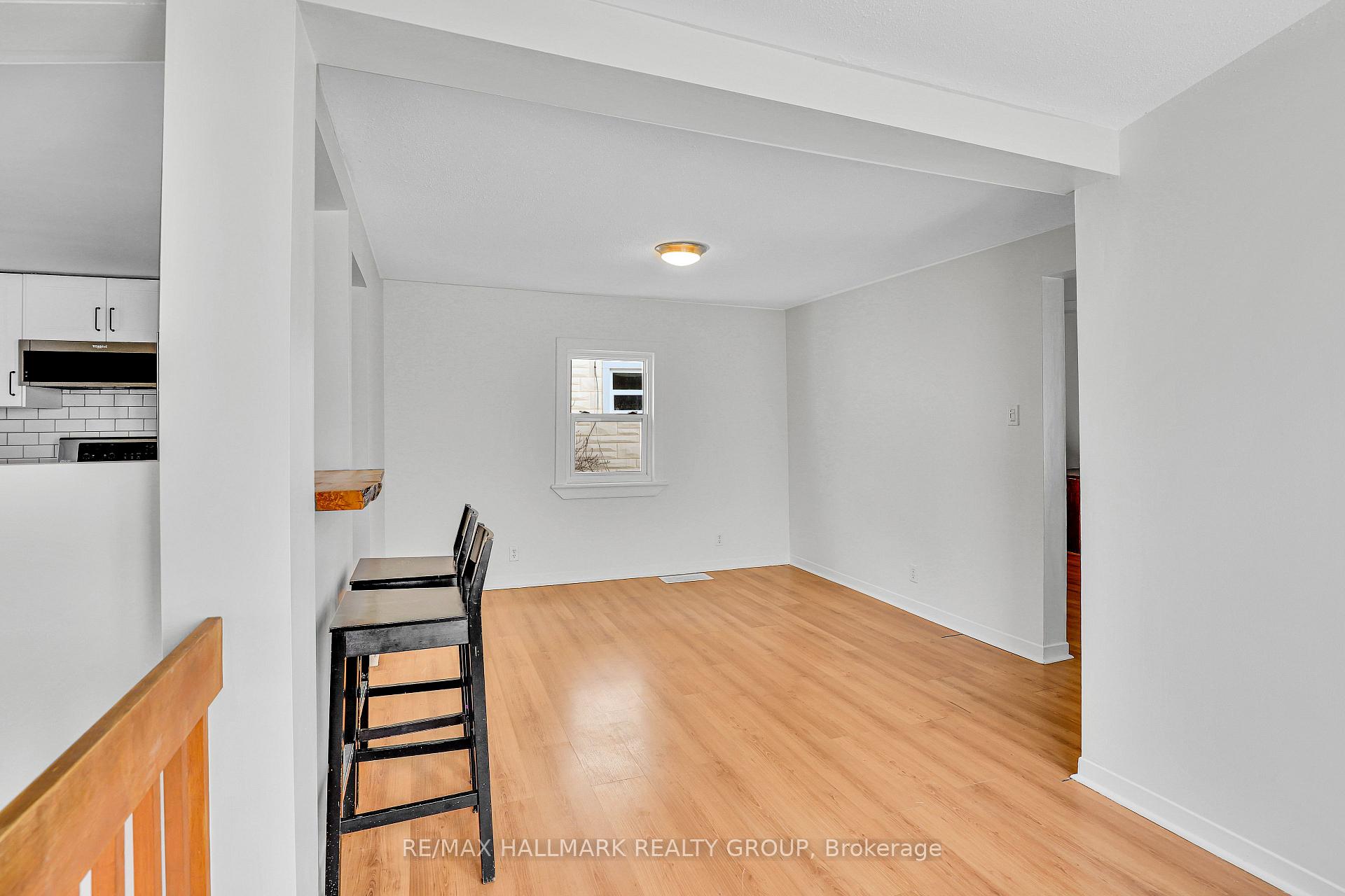 Photo 11 of 1241 Emperor Avenue, Ottawa, Carlington — HOMEH
