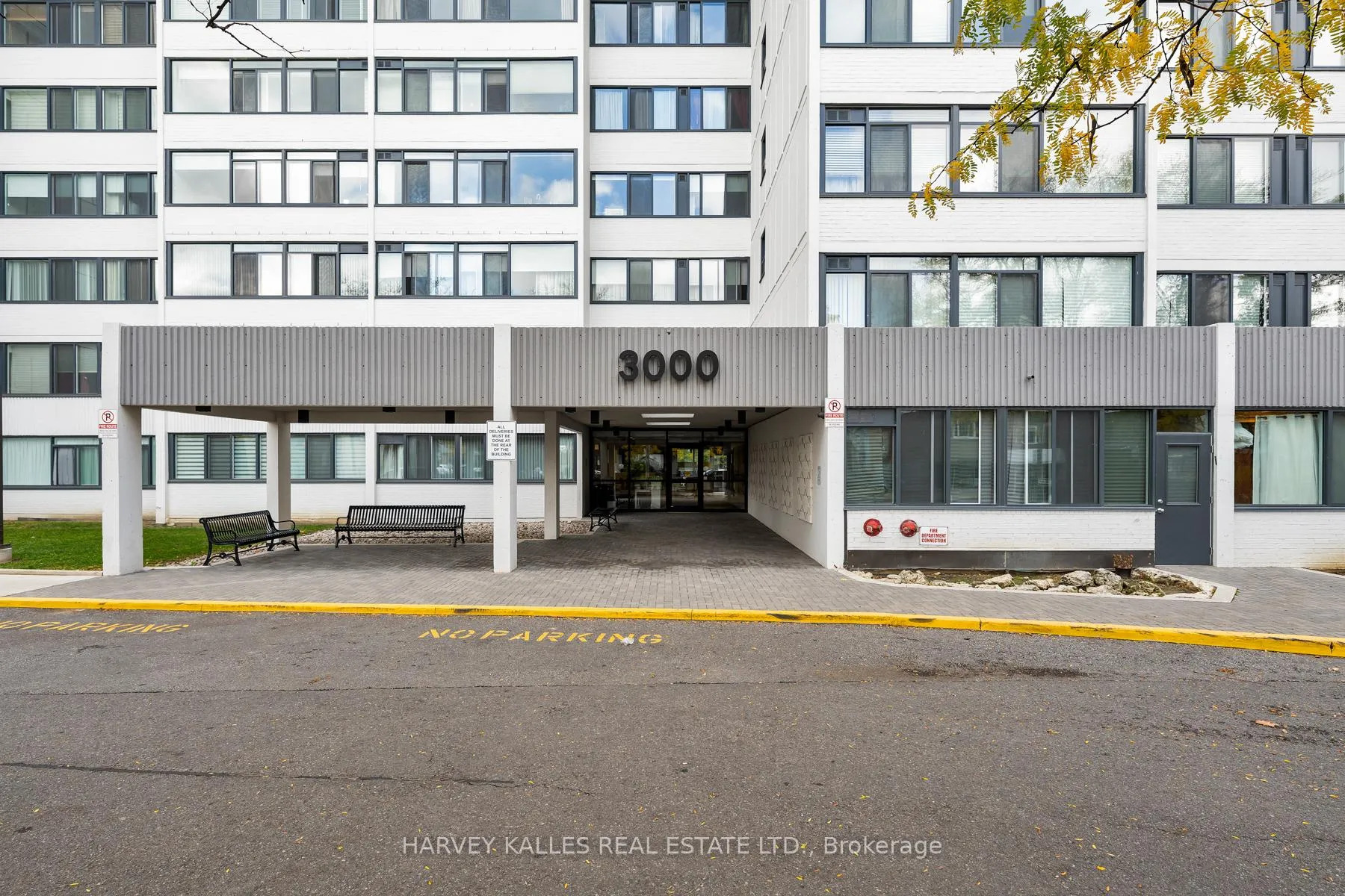 Photo 2 of Unit 1111, 3000 Bathurst Street, Toronto, Englemount-Lawrence — HOMEH