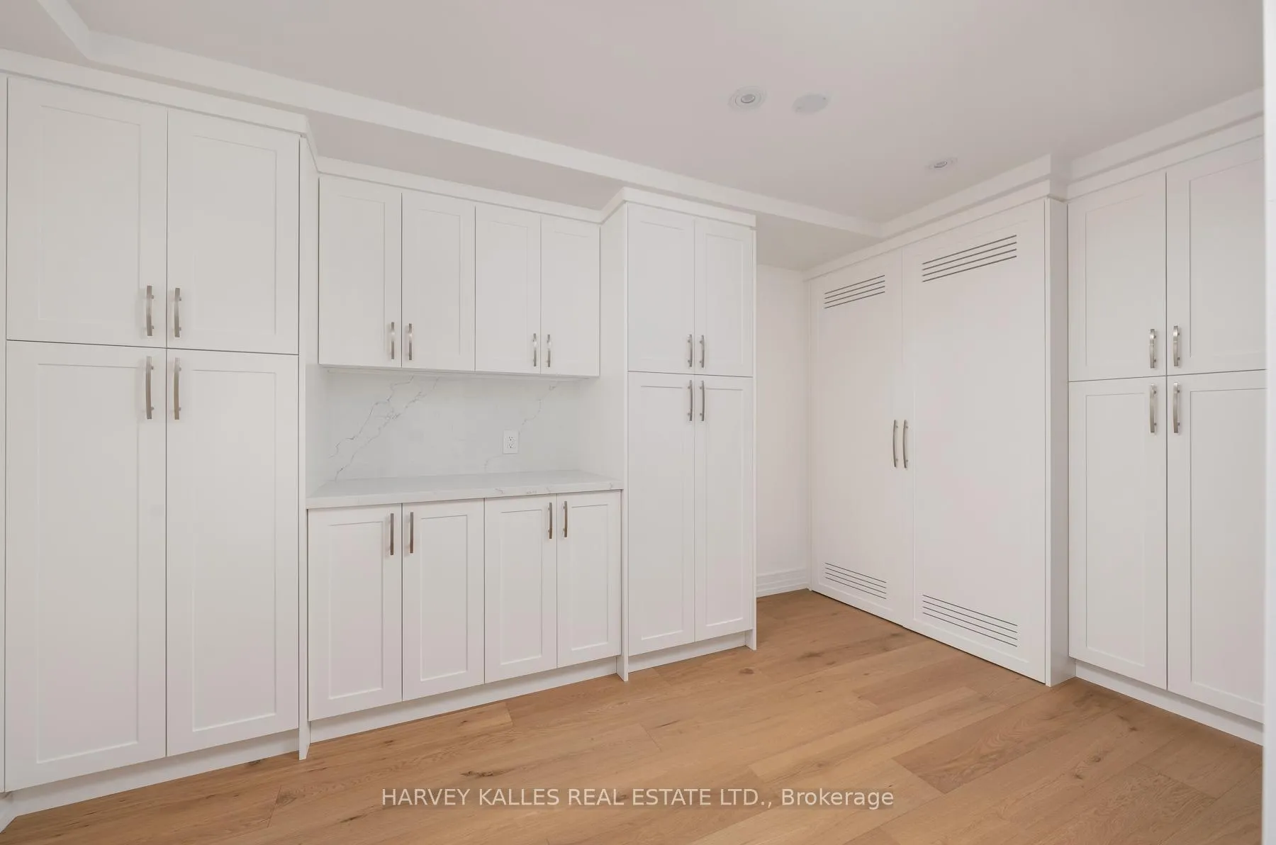 Photo 8 of Unit 1111, 3000 Bathurst Street, Toronto, Englemount-Lawrence — HOMEH