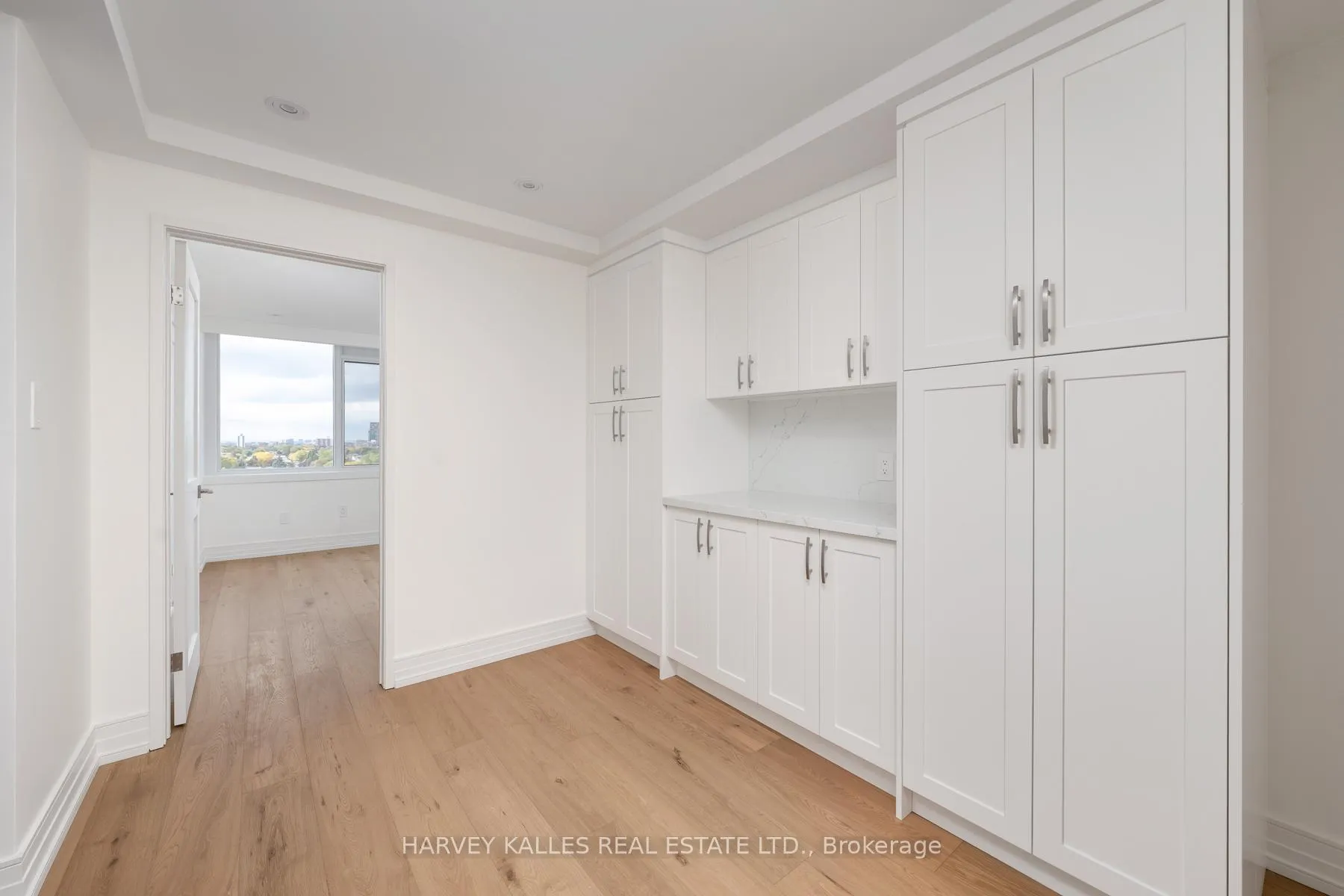 Photo 9 of Unit 1111, 3000 Bathurst Street, Toronto, Englemount-Lawrence — HOMEH