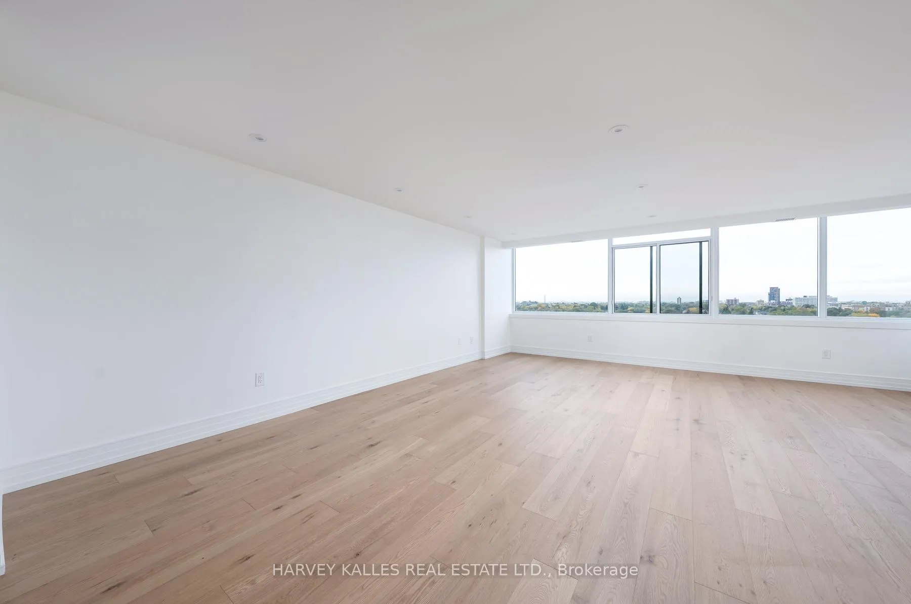 Photo 12 of Unit 1111, 3000 Bathurst Street, Toronto, Englemount-Lawrence — HOMEH