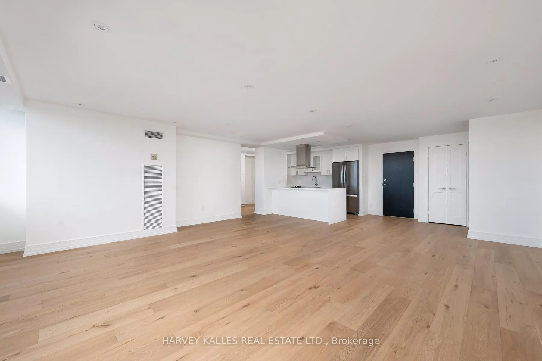 Photo 13 of Unit 1111, 3000 Bathurst Street, Toronto, Englemount-Lawrence — HOMEH