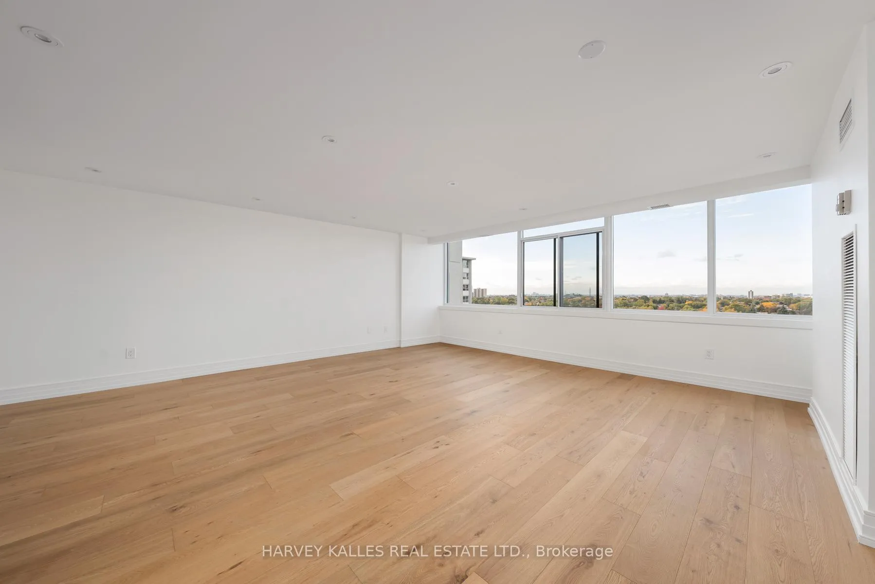 Photo 15 of Unit 1111, 3000 Bathurst Street, Toronto, Englemount-Lawrence — HOMEH