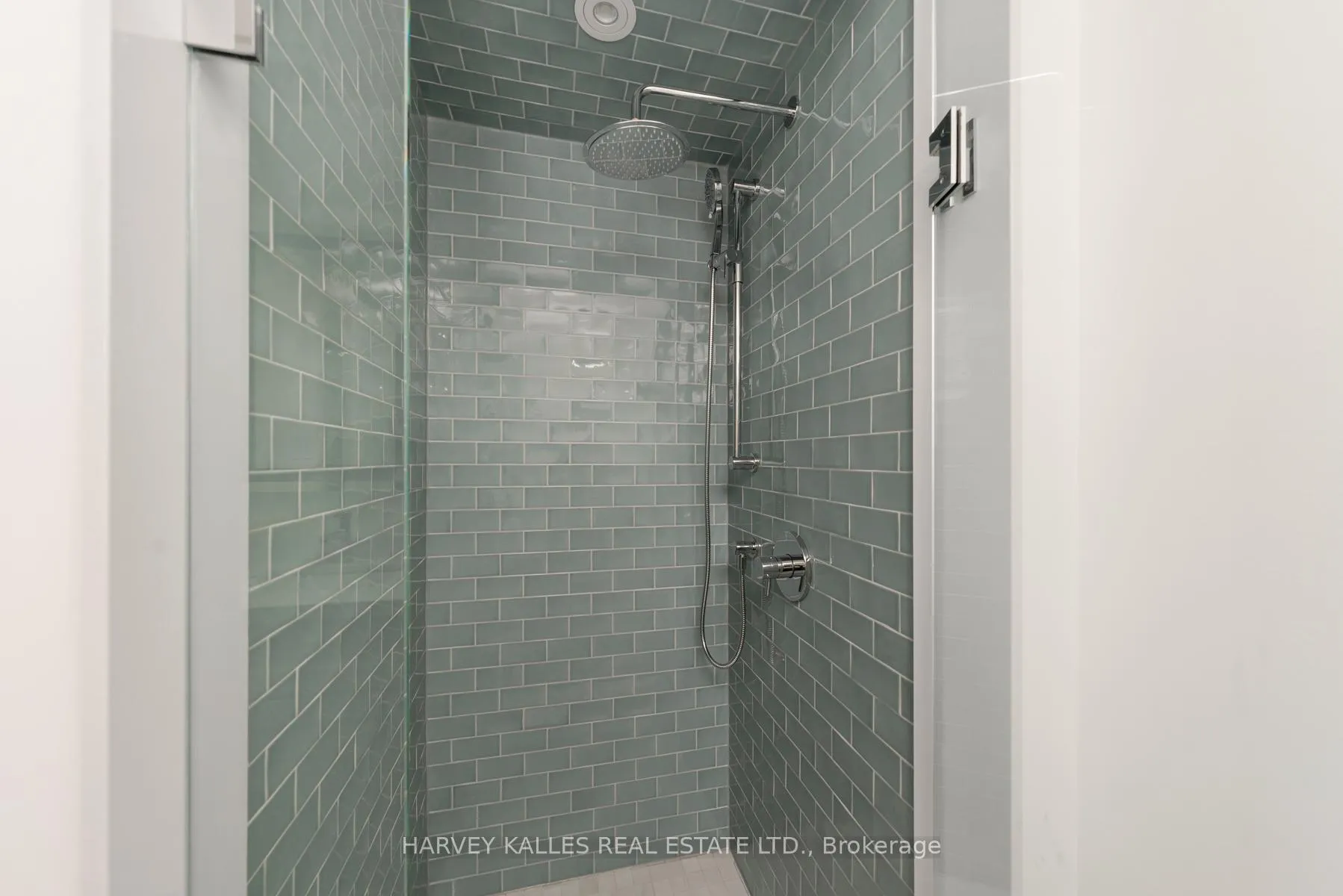 Photo 17 of Unit 1111, 3000 Bathurst Street, Toronto, Englemount-Lawrence — HOMEH