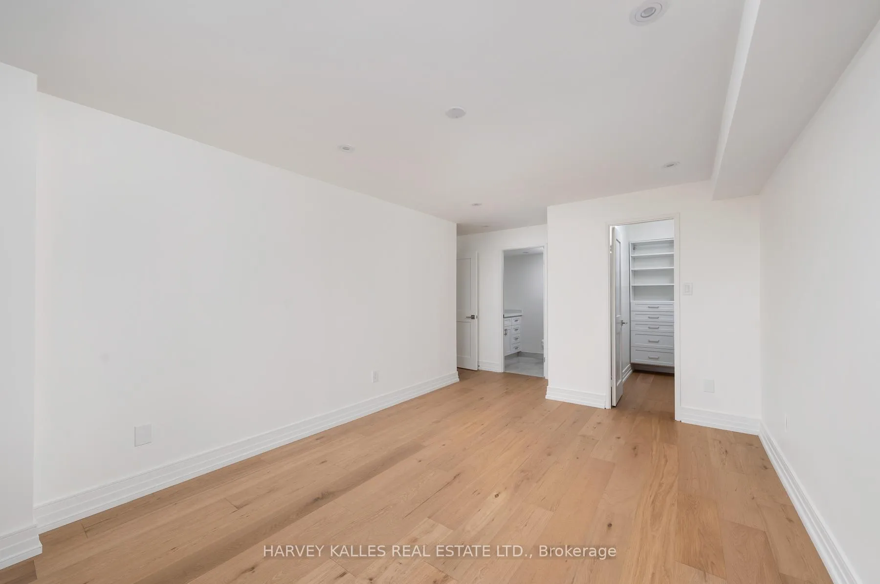 Photo 18 of Unit 1111, 3000 Bathurst Street, Toronto, Englemount-Lawrence — HOMEH