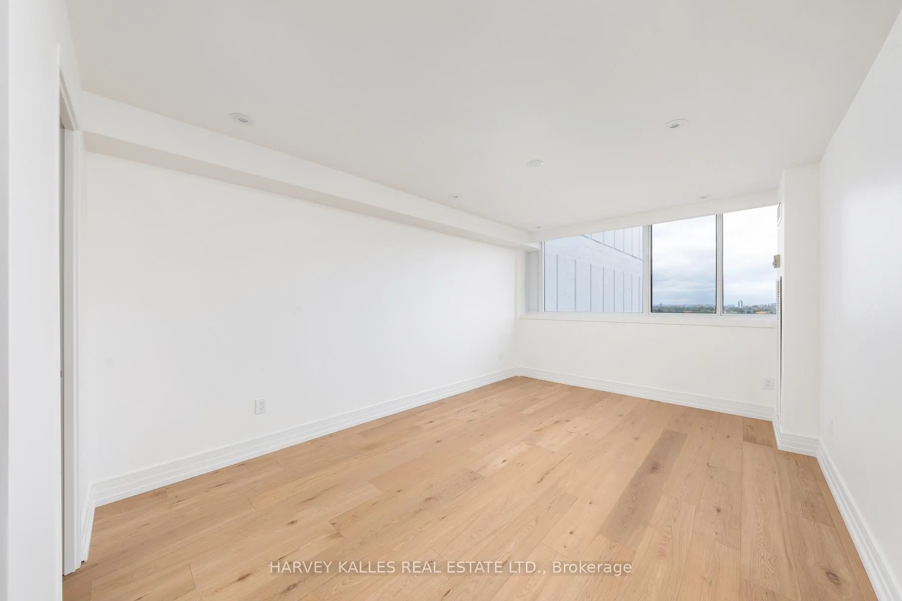 Photo 20 of Unit 1111, 3000 Bathurst Street, Toronto, Englemount-Lawrence — HOMEH