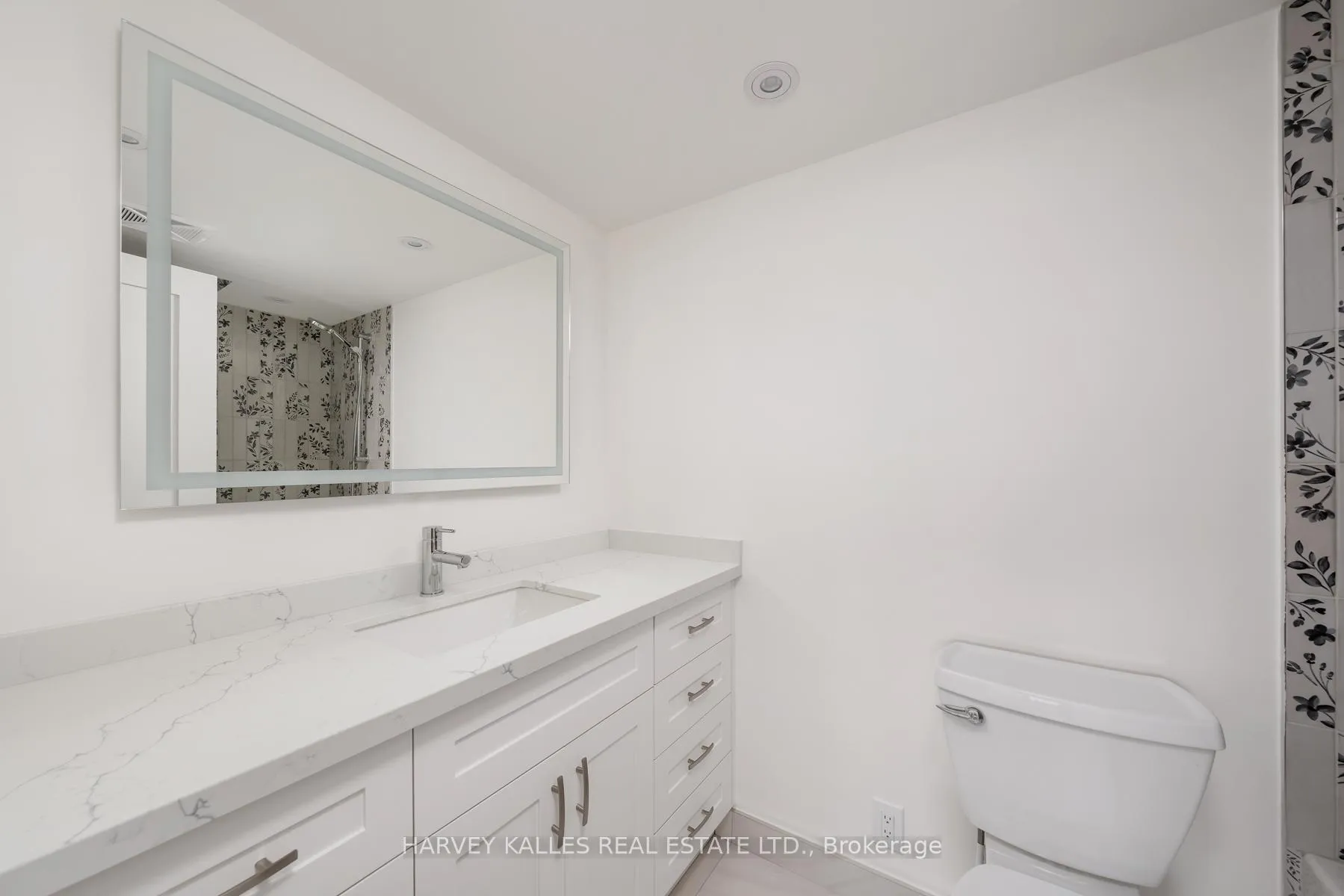 Photo 21 of Unit 1111, 3000 Bathurst Street, Toronto, Englemount-Lawrence — HOMEH