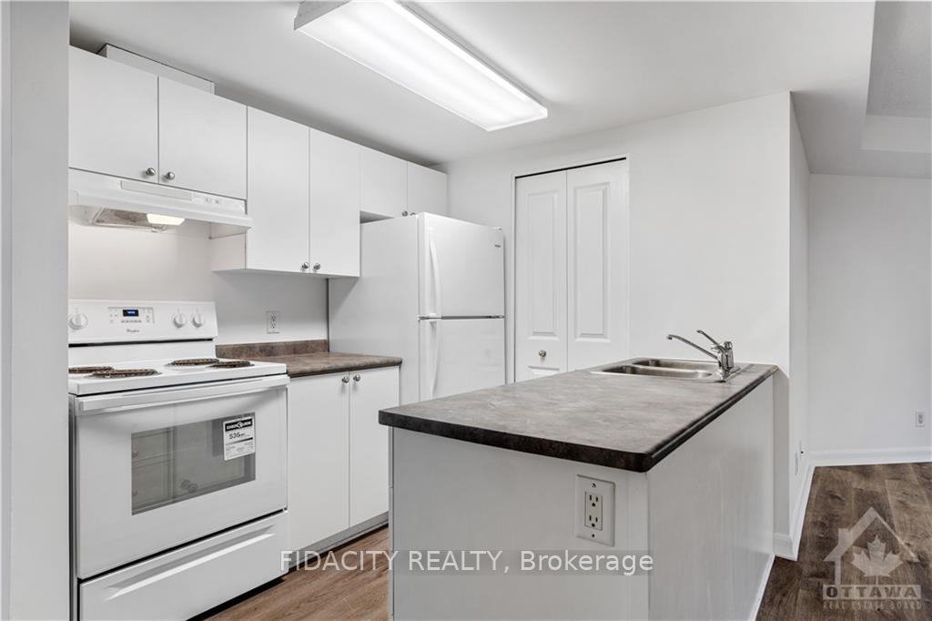 Photo 3 of Unit 3F, 310 Central Park Drive, Ottawa, Central Park — HOMEH