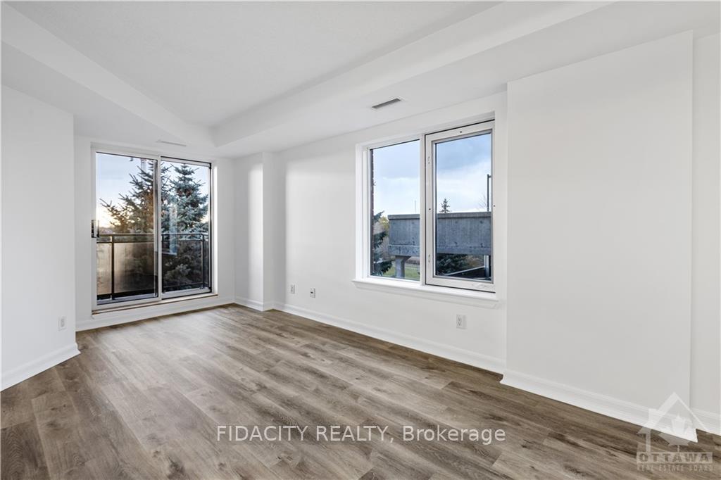 Photo 4 of Unit 3F, 310 Central Park Drive, Ottawa, Central Park — HOMEH
