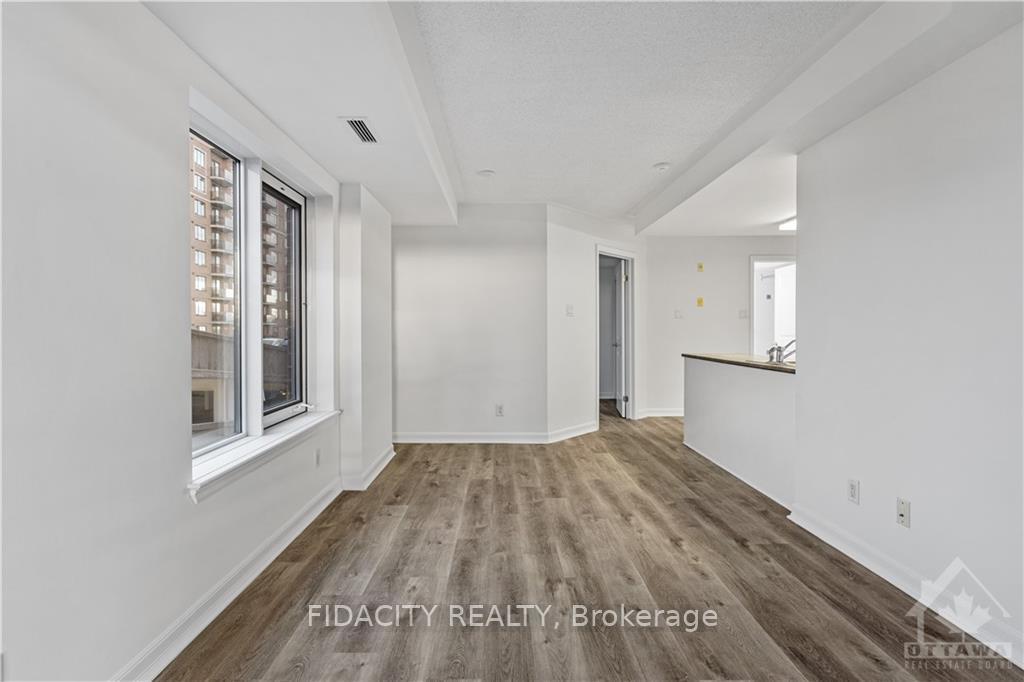 Photo 5 of Unit 3F, 310 Central Park Drive, Ottawa, Central Park — HOMEH