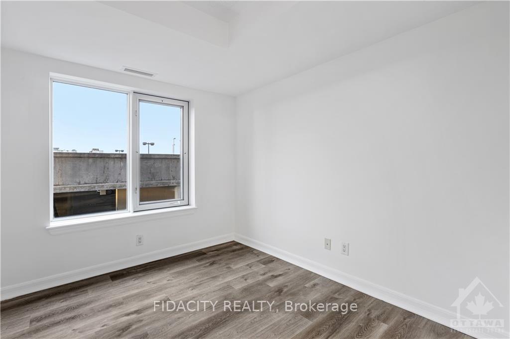 Photo 6 of Unit 3F, 310 Central Park Drive, Ottawa, Central Park — HOMEH