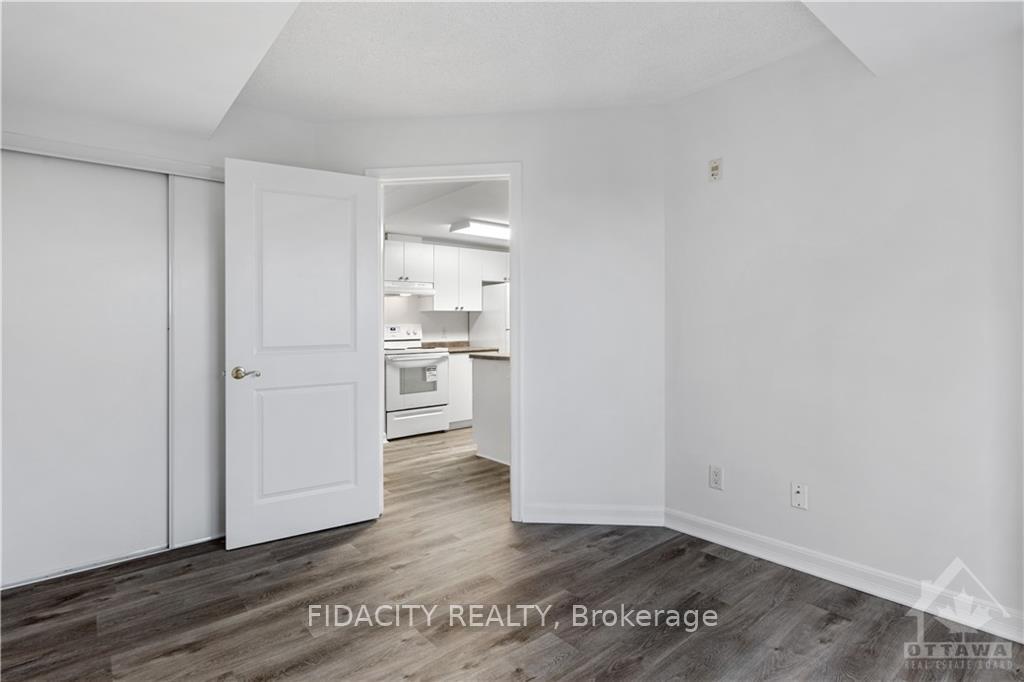 Photo 7 of Unit 3F, 310 Central Park Drive, Ottawa, Central Park — HOMEH