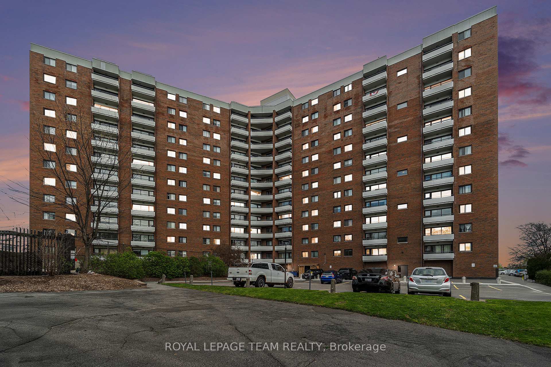 Photo 1 of Unit 706, 20 Chesterton Drive, Ottawa, Borden Farm/Stewart Farm/Carleton Heights/Parkwood Hills — HOMEH