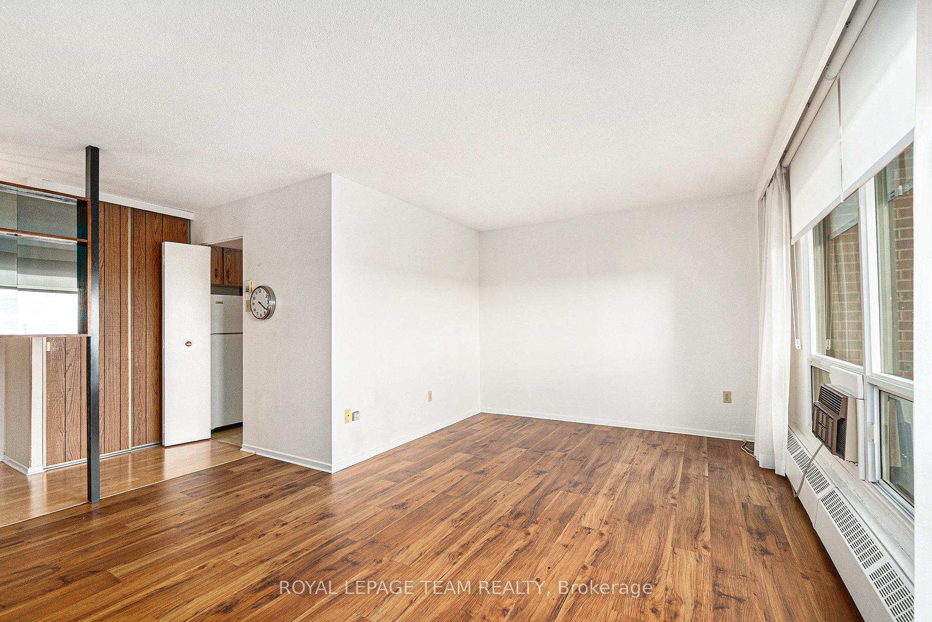Photo 5 of Unit 706, 20 Chesterton Drive, Ottawa, Borden Farm/Stewart Farm/Carleton Heights/Parkwood Hills — HOMEH