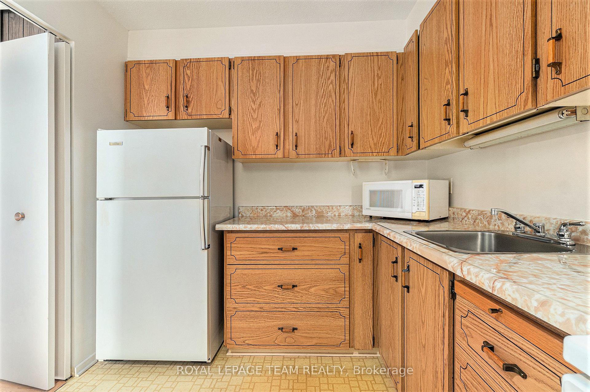 Photo 10 of Unit 706, 20 Chesterton Drive, Ottawa, Borden Farm/Stewart Farm/Carleton Heights/Parkwood Hills — HOMEH