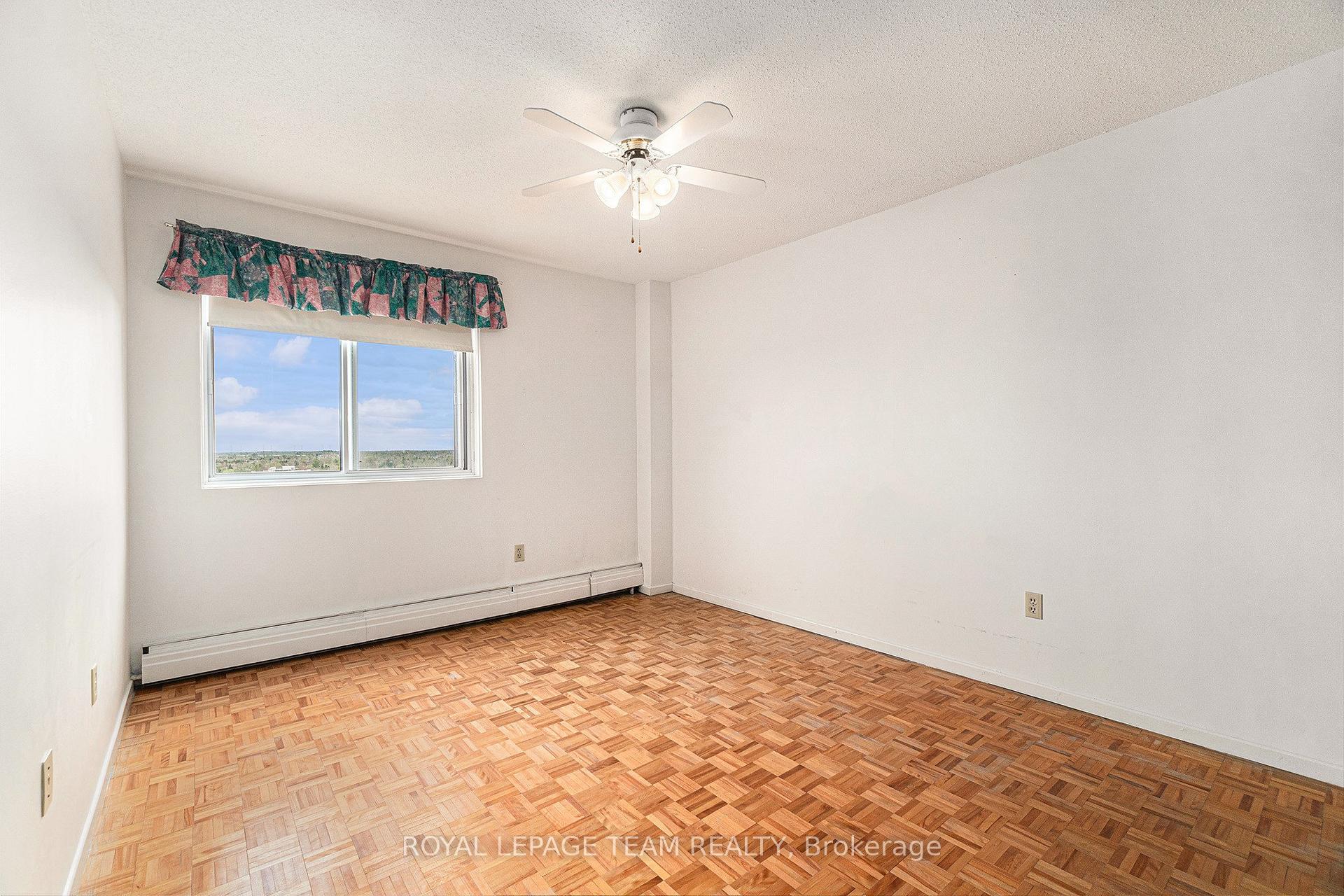 Photo 11 of Unit 706, 20 Chesterton Drive, Ottawa, Borden Farm/Stewart Farm/Carleton Heights/Parkwood Hills — HOMEH