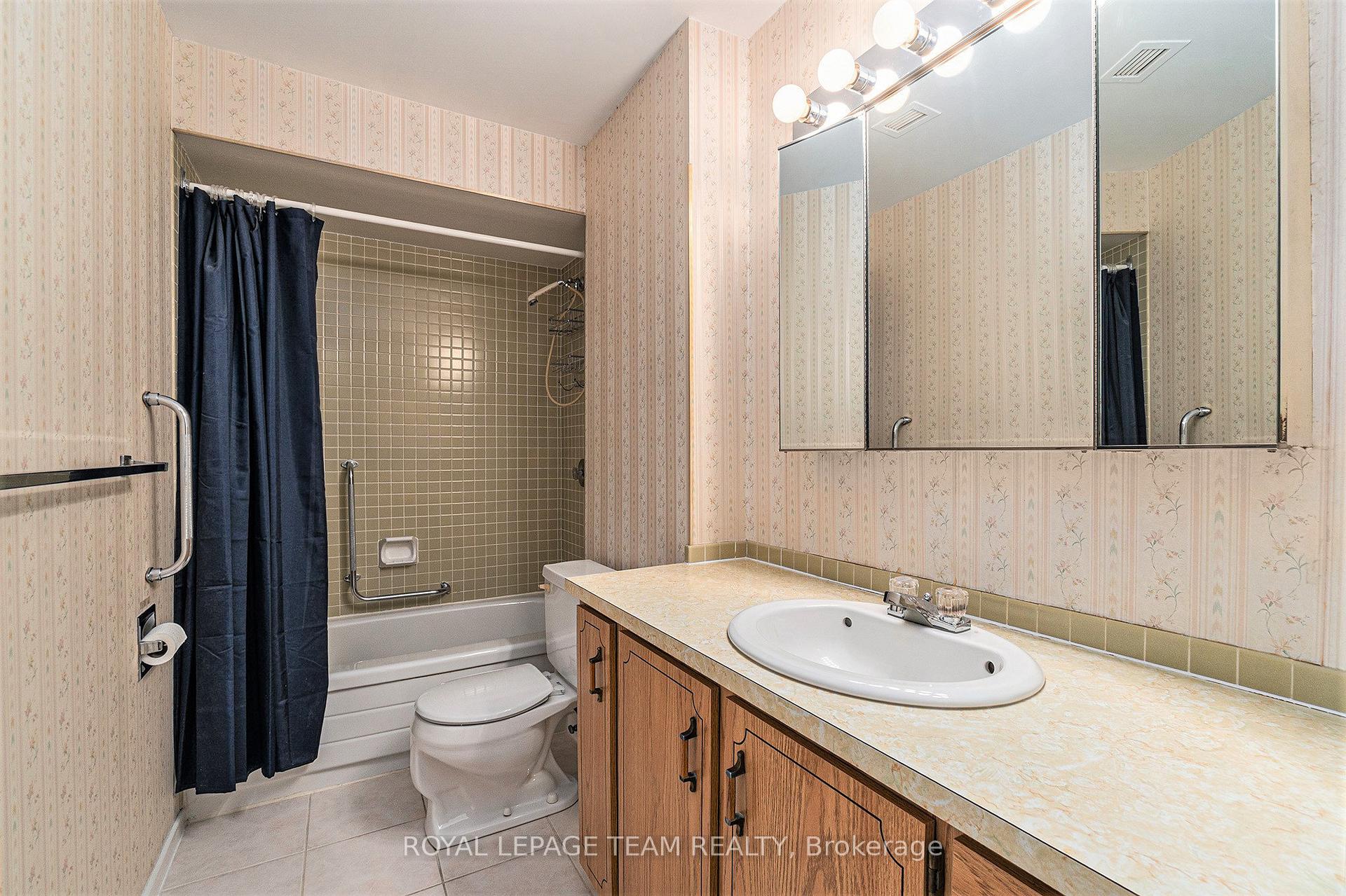 Photo 14 of Unit 706, 20 Chesterton Drive, Ottawa, Borden Farm/Stewart Farm/Carleton Heights/Parkwood Hills — HOMEH
