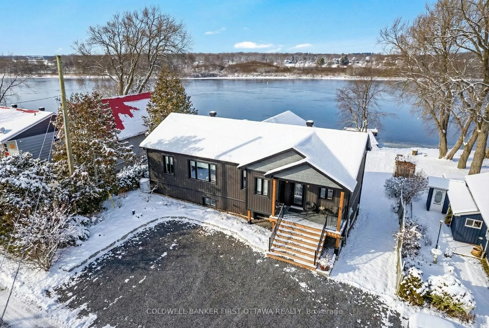 Photo 1 of 38 Tuttle Point Road, Edwardsburgh/Cardinal, Edwardsburgh/Cardinal Twp — HOMEH