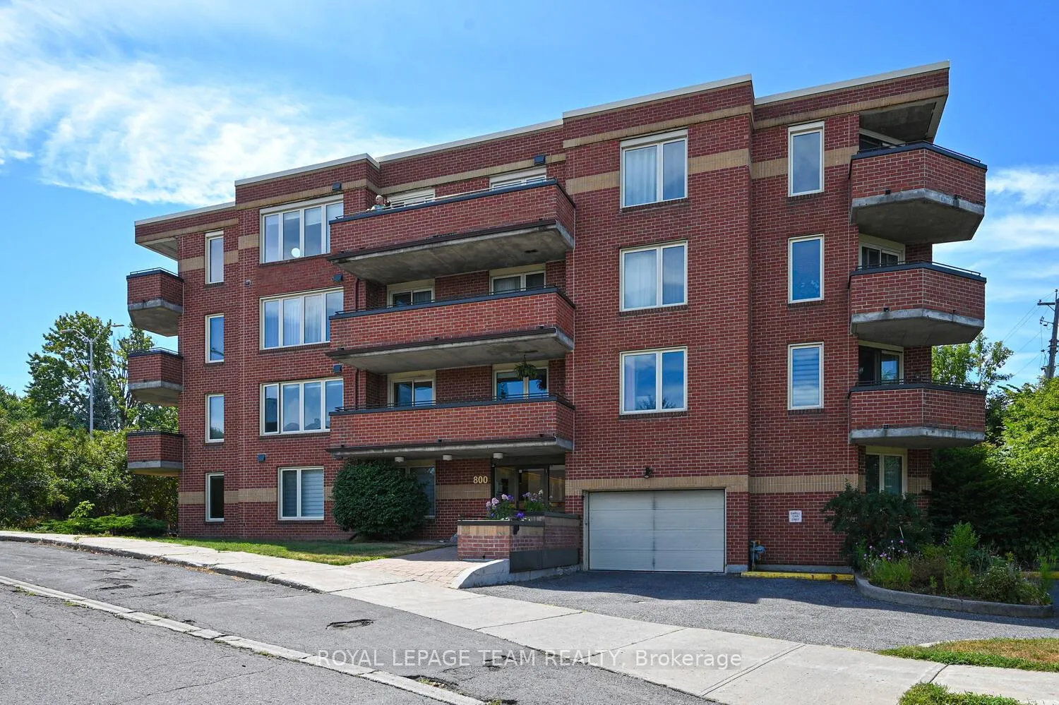 Photo 2 of Unit 403, 800 Mckellar Avenue, Ottawa, Carlingwood — HOMEH