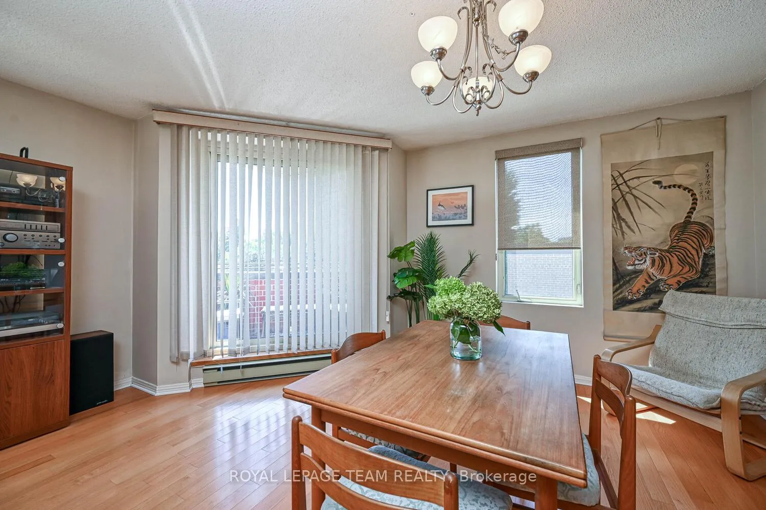 Photo 8 of Unit 403, 800 Mckellar Avenue, Ottawa, Carlingwood — HOMEH
