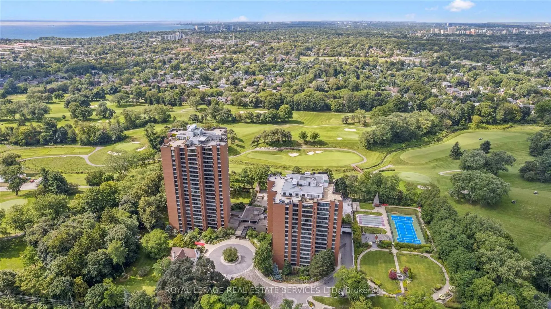 Photo 3 of Unit 613, 1400 Dixie Road, Mississauga, Lakeview — HOMEH