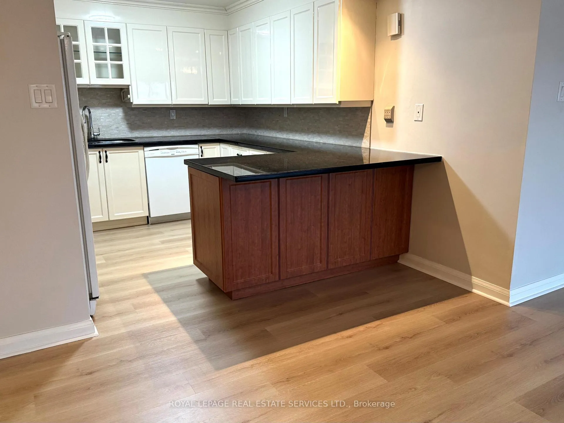 Photo 39 of Unit 613, 1400 Dixie Road, Mississauga, Lakeview — HOMEH